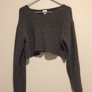 Knitted long sleeve crop top